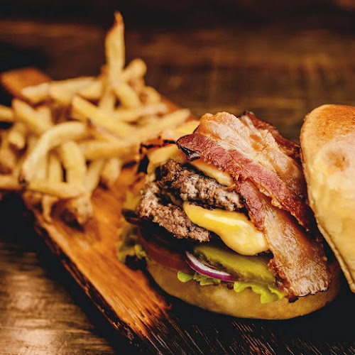 Κολοκοτρώνη 14, Πραξιτέλους 2, Αθήνα 105 61