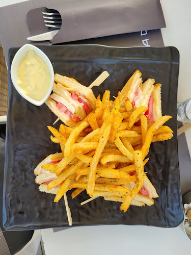 Comentarii opinii despre Θέα Δηλαβέρη