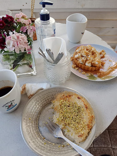 Opinii despre KOKOS cafe în Πειραιάς - Γαστρονομία και φιλοξενία