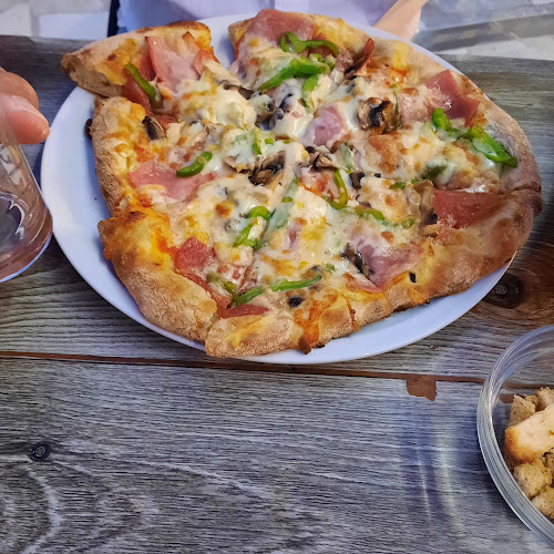 Stand by pizza and coffee