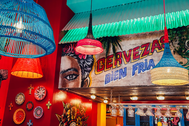 Mamacita - Taquería y Coctelería
