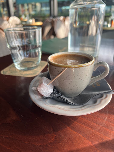 Opinii despre Aparto Bistro • Cafe Bar în Καβάλα - Γαστρονομία και φιλοξενία