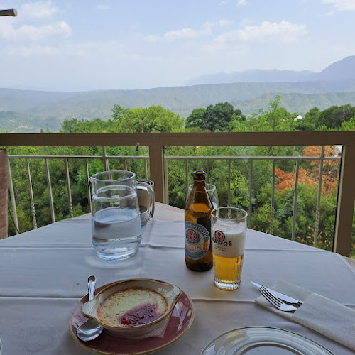 στα ριζά - Γαστρονομία και φιλοξενία