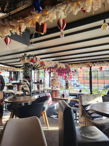 Leof. Dimokratias 75, Melissia 151 27