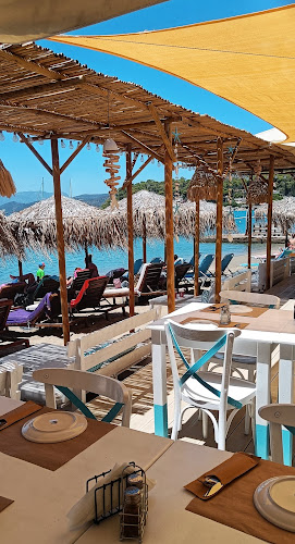 Opinii despre Thala...Sea Beach Bar-Restaurant în Πόρος - Γαστρονομία και φιλοξενία