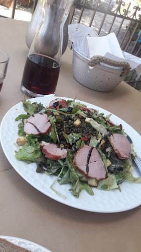 Στην Πόλη - Γαστρονομία και φιλοξενία