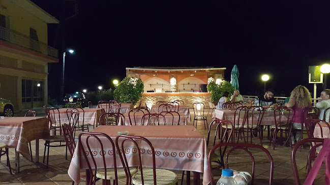 Το Μπαλκόνι - Γαστρονομία και φιλοξενία