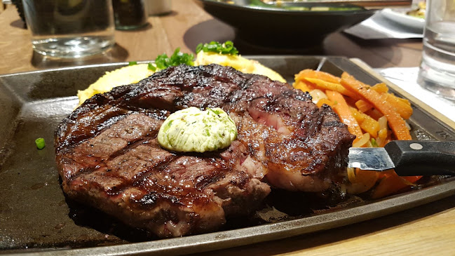 TGI Fridays Golden Hall - Μαρούσι