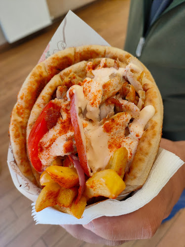 Πλ. Αναλήψεως, Εθ. Αντιστάσεως 35, Βριλήσσια 152 35