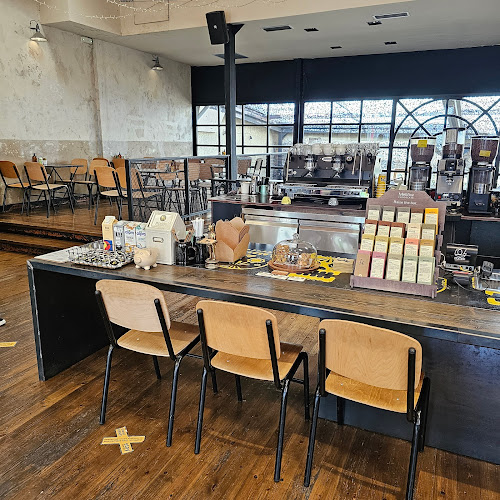 Comentarii opinii despre The Underdog® Flagship Store Thissio