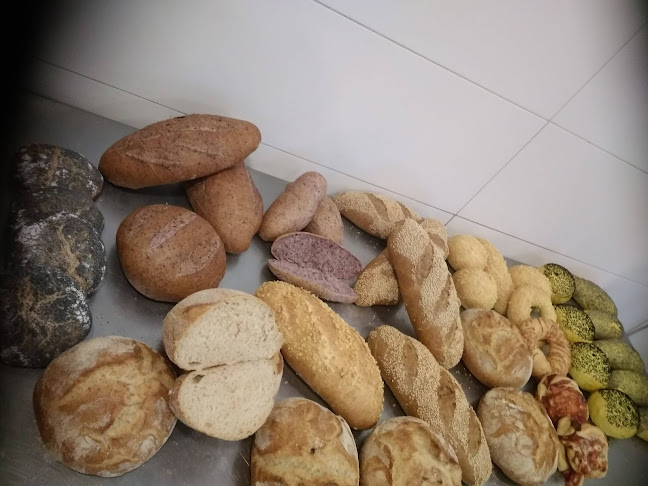 Opinii despre Αρτοποιία Ζαχαροπλαστική Σκουρβουλιανάκης în Αιδηψός - Γαστρονομία και φιλοξενία