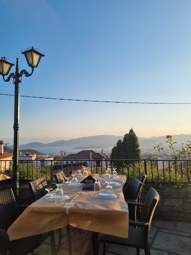 Τα σκαλάκια της χαράς - Άλλη Μεριά