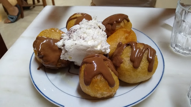 Μία Ζωή Λουκουμάδες (Γεώργιος Ἐμμ. Δεμενεόπουλος) - Γαστρονομία και φιλοξενία