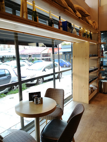 Opinii despre Aroma cafe în Γλυφάδα - Γαστρονομία και φιλοξενία