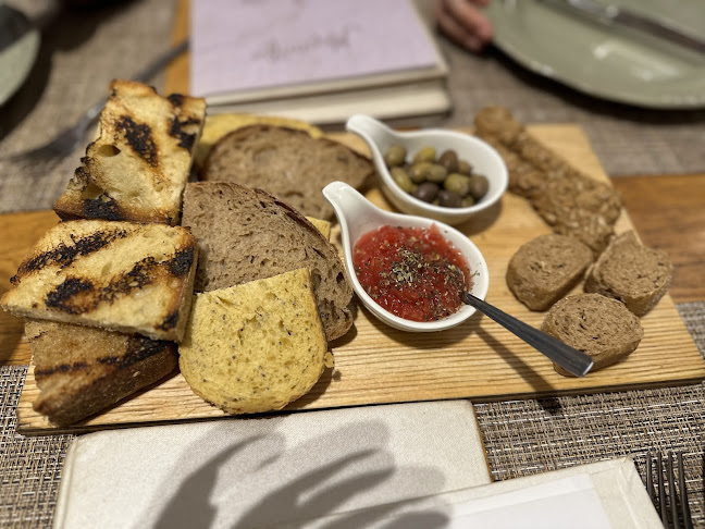 Μεράστρι - Γαστρονομία και φιλοξενία