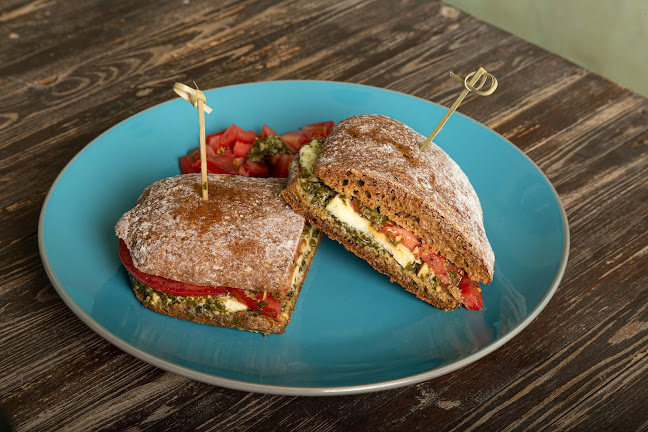 Opinii despre Papadalup Coffee & Bar în Αθήνα - Γαστρονομία και φιλοξενία