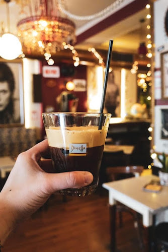 Αστόρια - Γαστρονομία και φιλοξενία