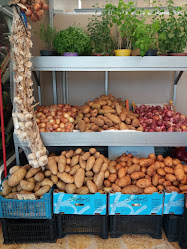 PARISIS BAKERY DELICATESSEN