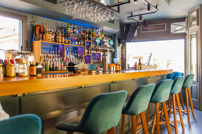 "The Ritz" - Αλμυρός