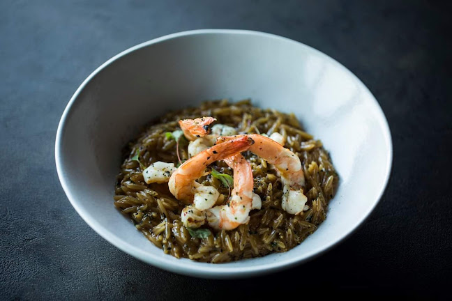 Ακτή Κουμουνδούρου 54, Πειραιάς 185 33