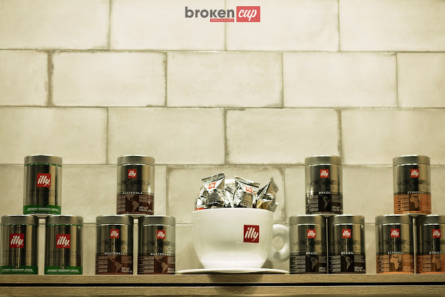 Comentarii opinii despre Broken Cup