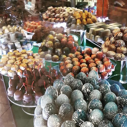 Φαρσάλων 37, Λάρισα 413 35