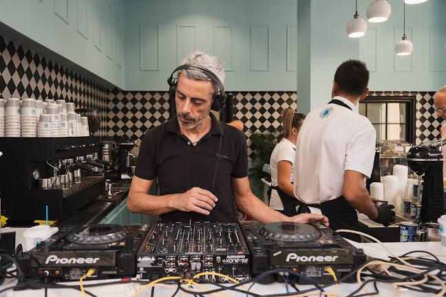 The Espressonist - Γαστρονομία και φιλοξενία