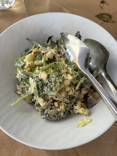 Ελλαδικό - Γαστρονομία και φιλοξενία