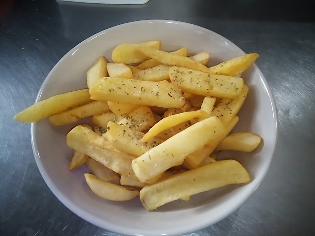 Μακεδονομάχων &, Μάνου Χατζηδάκι 2, Ασβεστοχώρι 570 10