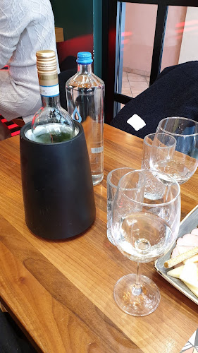 Opinii despre Diverso Espresso Bar în Ιωάννινα - Γαστρονομία και φιλοξενία