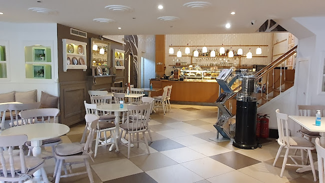 Καφές - Γλυκά Χαλάνδρι Beverley - Χαλάνδρι