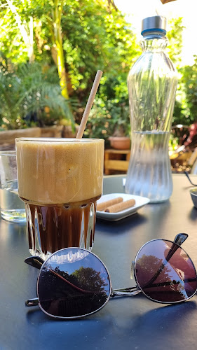 Opinii despre The Place Secret Yard în Αθήνα - Γαστρονομία και φιλοξενία