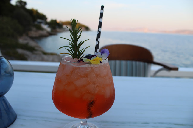 Thanos coffee all day bar