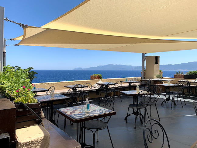 Emvasis Cafe - Cocktail Bar/Εμβασις - Μονεμβασιά