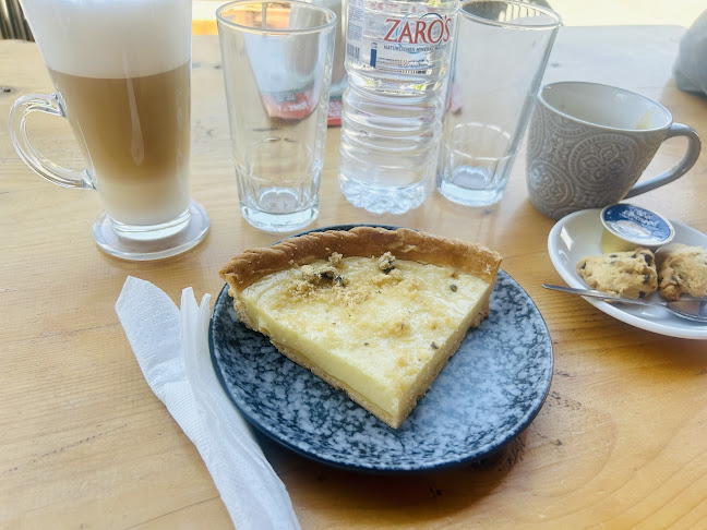 Ζουριδάκης Αρτοποιΐα-Ζαχαροπλαστική - Πιτσίδια