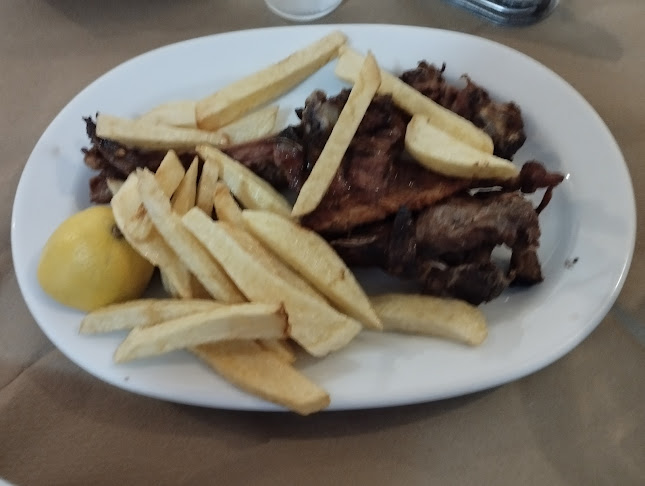 Opinii despre Η Μουριά în Λουτράκι - Γαστρονομία και φιλοξενία