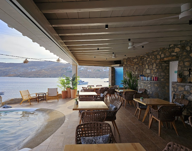 Opinii despre Salty Houses Pool Bar & Restaurant în Μύκονος - Γαστρονομία και φιλοξενία