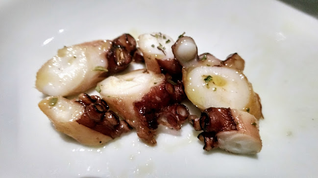 Μπαρμπουνάκι Νέα Ερυθραία - Γαστρονομία και φιλοξενία