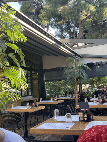 Λεωφ. Περικλέους 37, Χολαργός 155 61