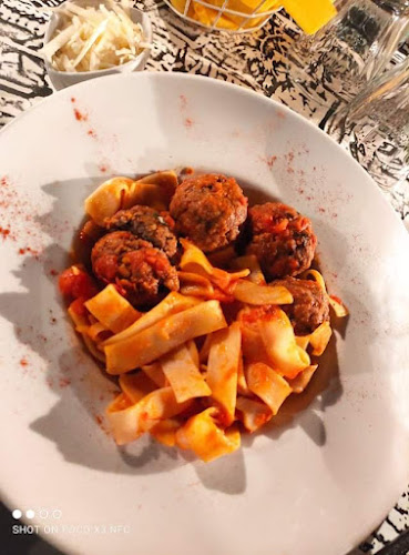 Opinii despre Απόλαυση în Μακρινίτσα - Γαστρονομία και φιλοξενία