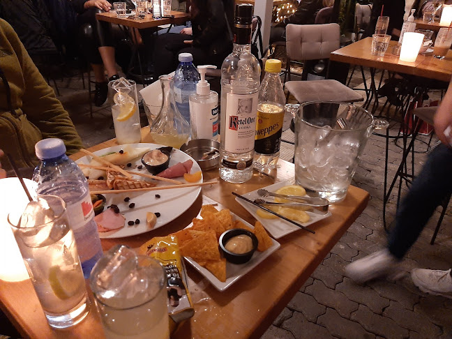 21, Παπακυριαζή 19, Λάρισα 412 22