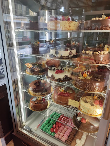 ΜΕΣΟΓΕΙΑΚΟΝ Γλυκά Αρτοποιήματα - Γαστρονομία και φιλοξενία