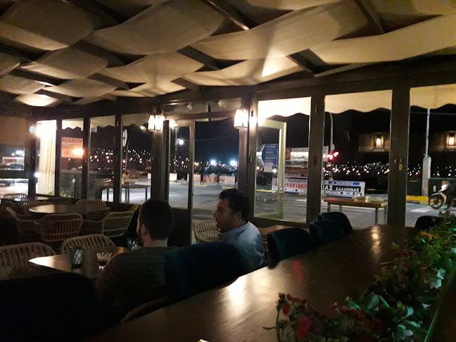 Opinii despre Αυλή în Σαλαμίνα - Γαστρονομία και φιλοξενία