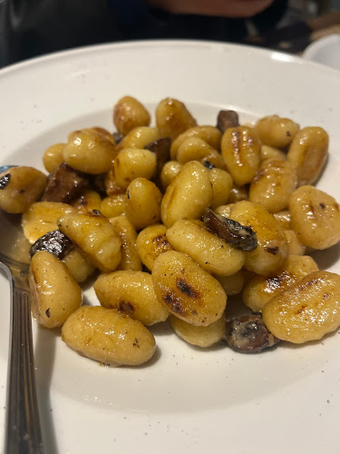 Γ, Μάτσου 7, Άρτα 471 00