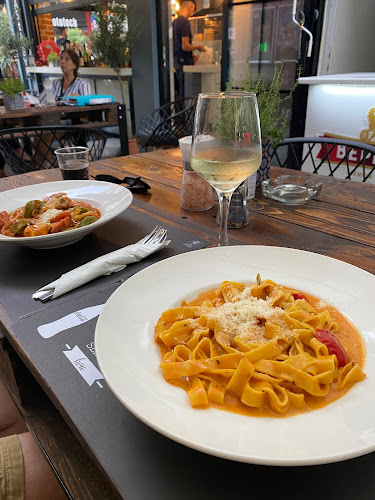 Pasta e Cocktail Bar