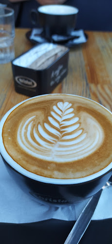 δίπλα Bp, Εθνικής Παλαιοκάστριτσας, Δουκαδες 490 83