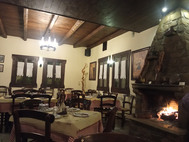 Opinii despre Είρωνες Και Οινοπότες în Ξυλόκαστρο - Γαστρονομία και φιλοξενία