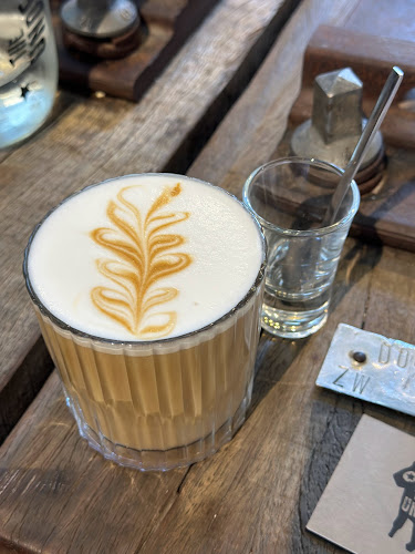 The Underdog® Flagship Store Thissio - Αθήνα