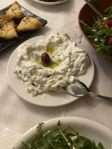 Opinii despre ΡΕΜΟΥΤΣΙΚΟ ΤΑΒΕΡΝΑ în 'Αγιος Δημήτριος - Γαστρονομία και φιλοξενία