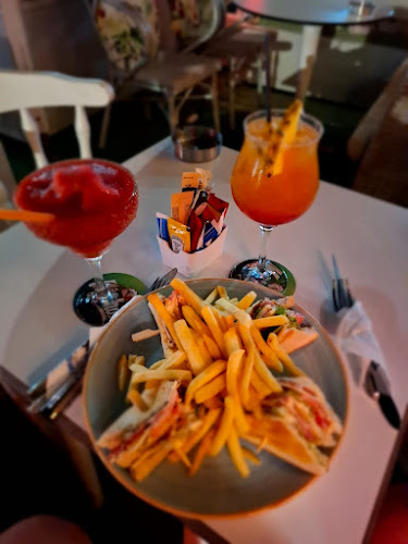 The Street Bar - Γαστρονομία και φιλοξενία